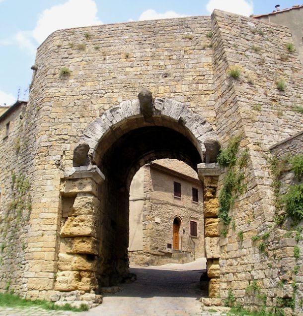 Porta all'Arco, Volterra