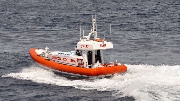 Sul posto è intervenuta la Guardia Costiera