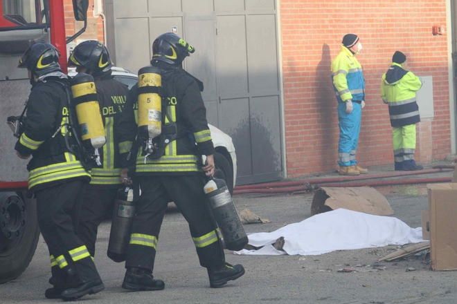 Una delle vittime trovate all'interno della ditta cinese a Prato