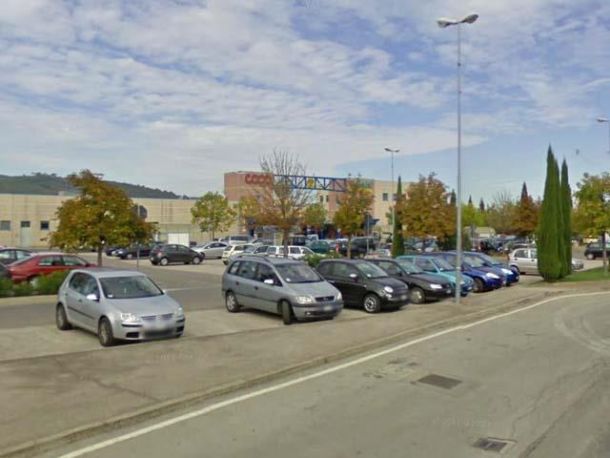 Colpo all’interno del centro commerciale «I Gelsi» di Sinalunga