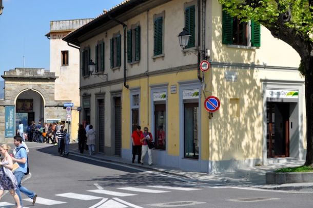 Il nuovo sportello è lungo il percorso museale per arrivare al Teatro Romano di Fiesole