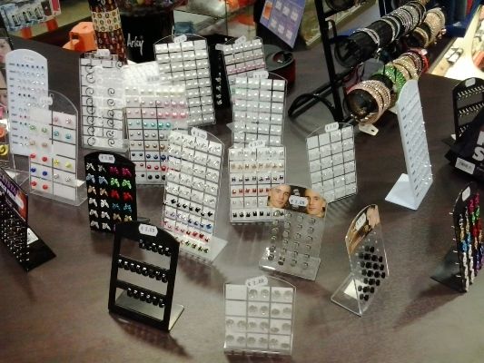 La merce sequestrata a Monsummano Terme