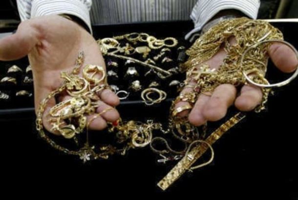 Colpo in compro oro in Versilia