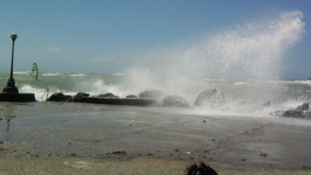 Vento forte e mareggiate in Toscana