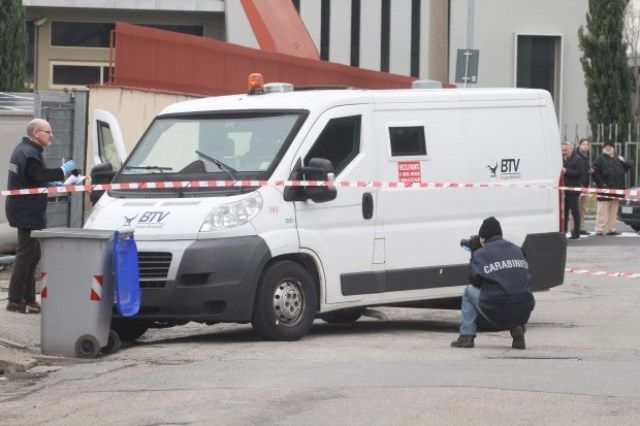 Il colpo al furgone portavalori a Capalle