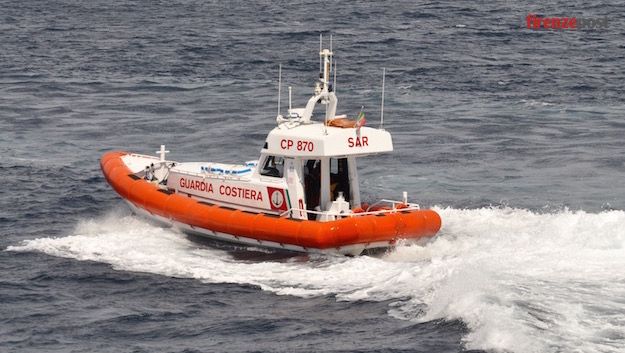 Un imbarcazione della Guardia Costiera