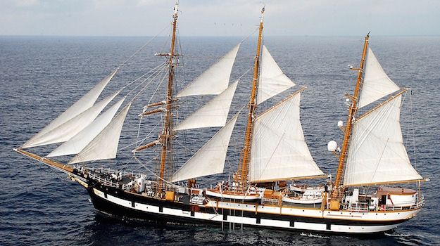 Nave Palinuro sostituisce il Vespucci nella campagna estiva dell'Accademia Navale