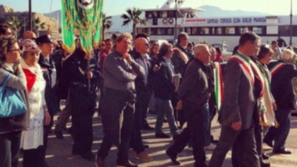 Taglio ai Tribunali, il corteo dei sindaci all'Elba