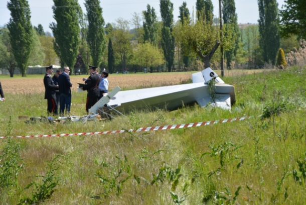 I resti dell'ultraleggero precipitato a Bettolle
