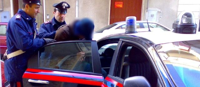 I carabinieri hanno arrestato per estorsione un 49enne di Pistoia