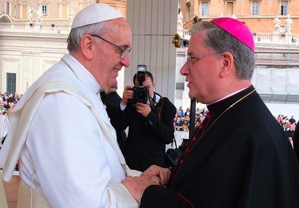 Vescovo-FaustoTardelli-con-Papa-Francesco