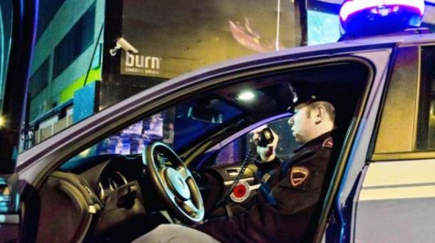 Servizi notturni di controllo della Polizia