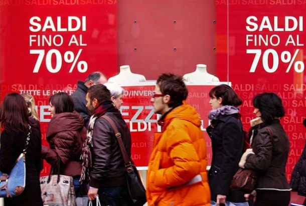 Caccia a saldi e maxi sconti