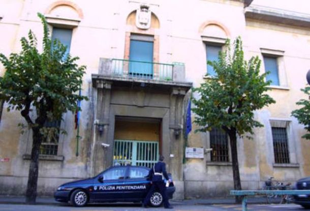 Blitz della polizia per stroncare un traffico di droga nel carcere di Pisa