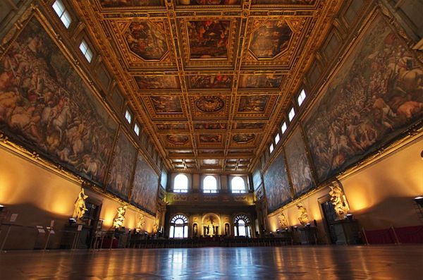 Il salone dei Cinquecento si prepara ad accogliere il Gran Galà dell'Ant