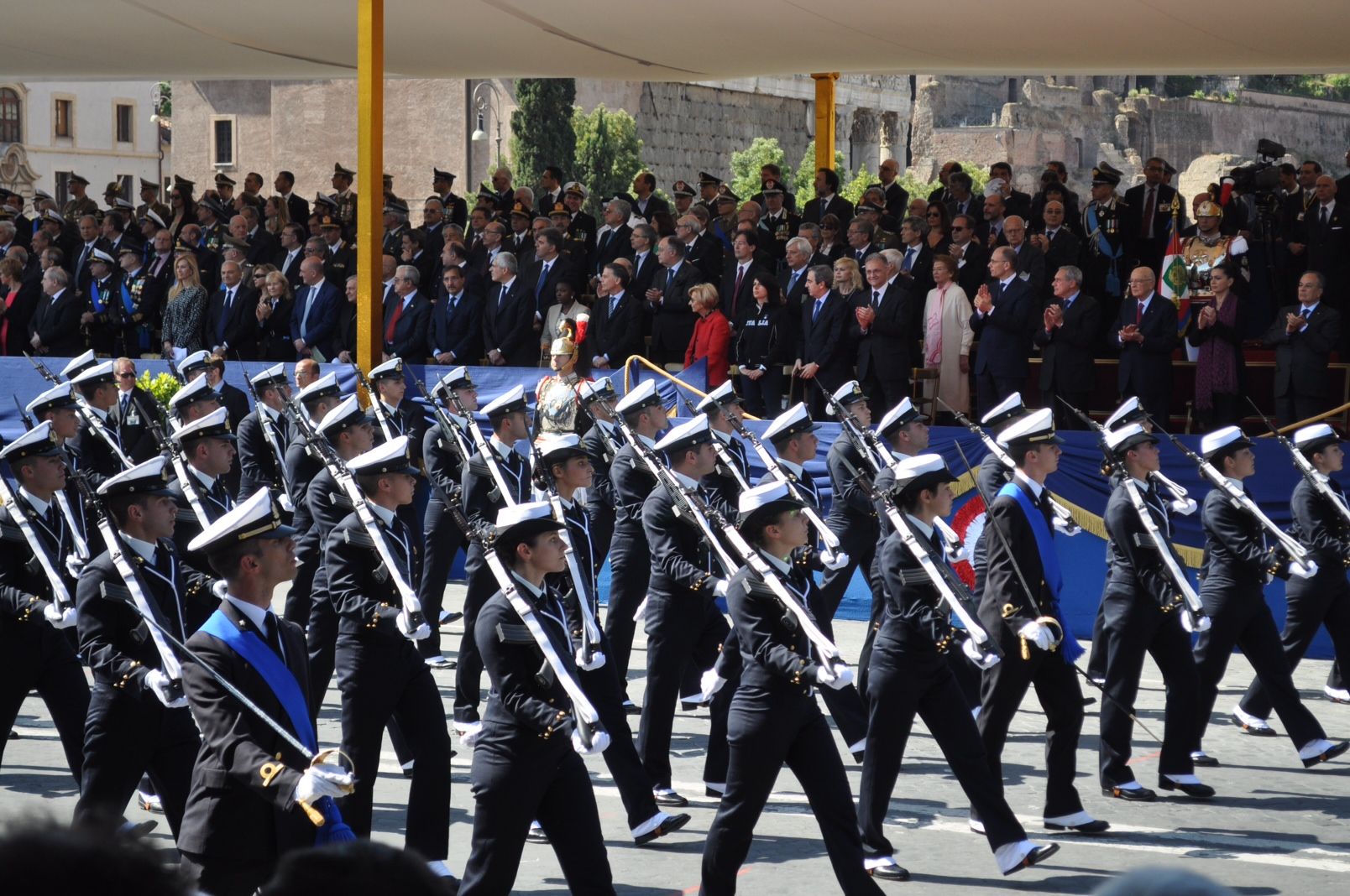 Un reparto dell'Accademia Navale di Livorno
