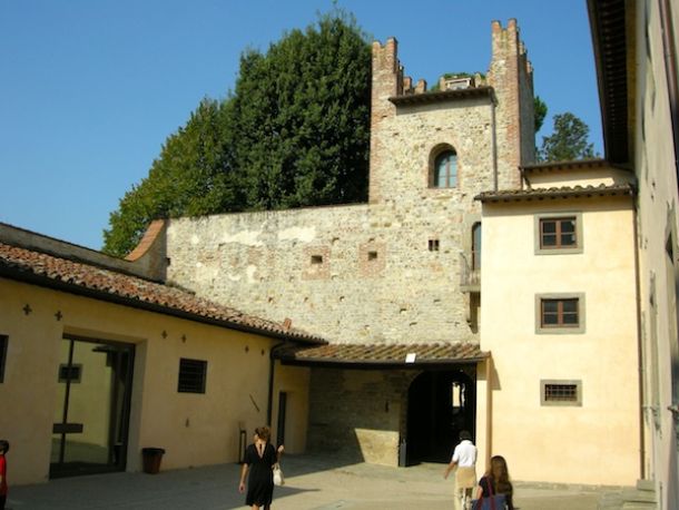 Il castello dell'Acciaiolo a Scandicci, una delle mete delle visite di Primavera del Fai