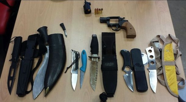 L'arsenale sequestrato alla stazione di Santa Maria Novella