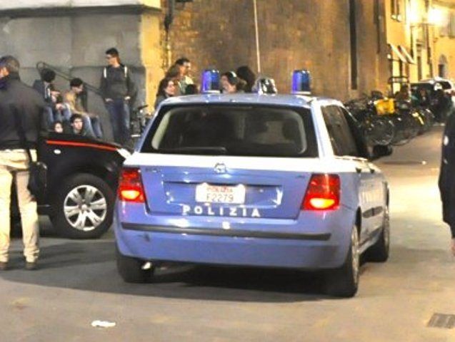 Tre giovani vandalizzano 16 auto sul ponte Vespucci