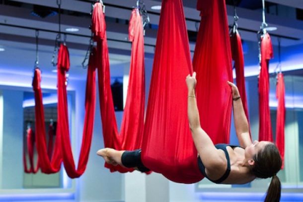 Antigravity-yoga, nel festival alla Fortezza