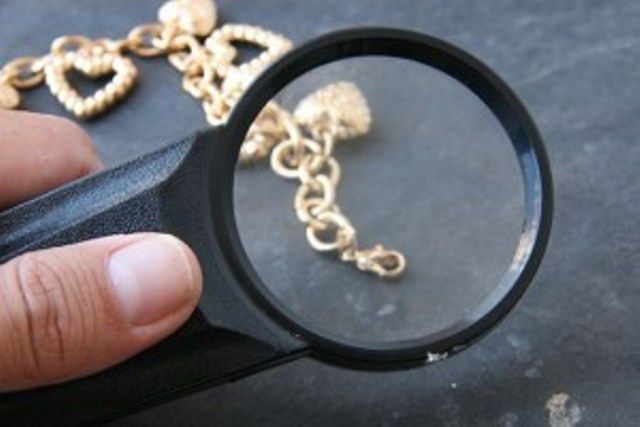 Commerciante denunciato per appropriazione indebita e truffa