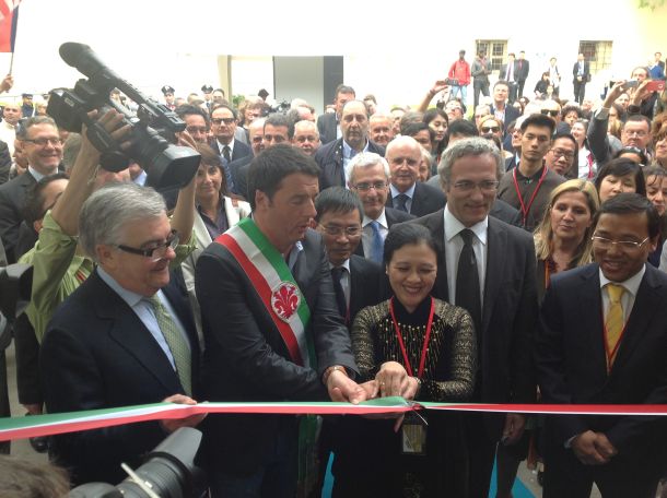 Matteo Renzi inaugura la mostra dell'artigianato