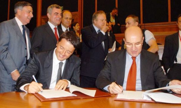 Michele Mario Elia ( a destra) e Matteo Renzi (a sinistra)