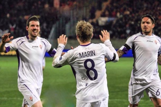 Marko Marin festeggiato dopo il gol (foto da violachannel.tv)