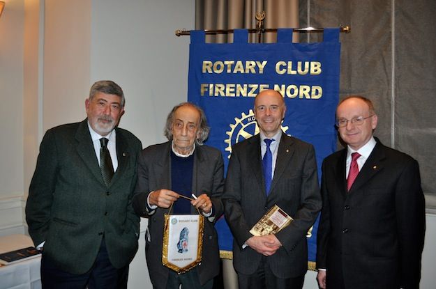 Pier Francesco Listri (seconda da sin.) al Rotary Club Firenze Nord