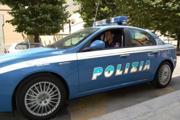 Al momento della consegna del denaro è scattato il blitz della Polizia