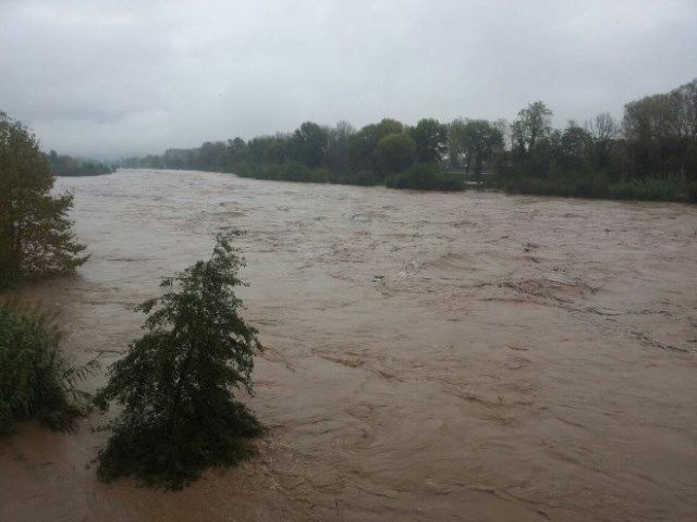 Il fiume Serchio nel pisano fa paura