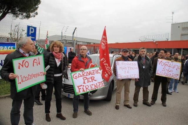 Operai in presidio alla Selex di Campi