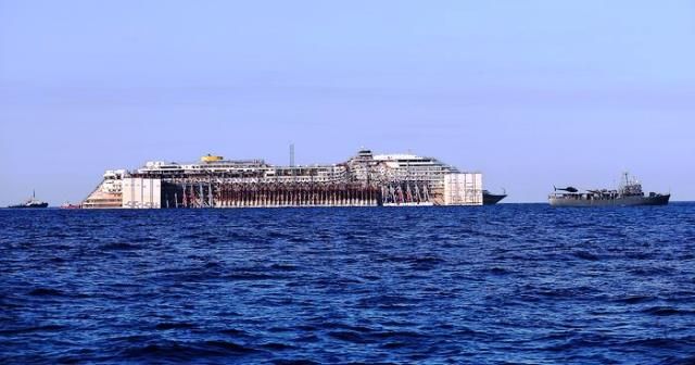 La Concordia in viaggio verso Genova nel terzo giorno di viaggio