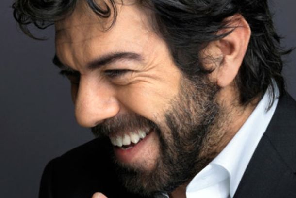 Servo per due, Pierfrancesco Favino