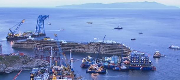 La Costa Concordia raddrizzata al Giglio