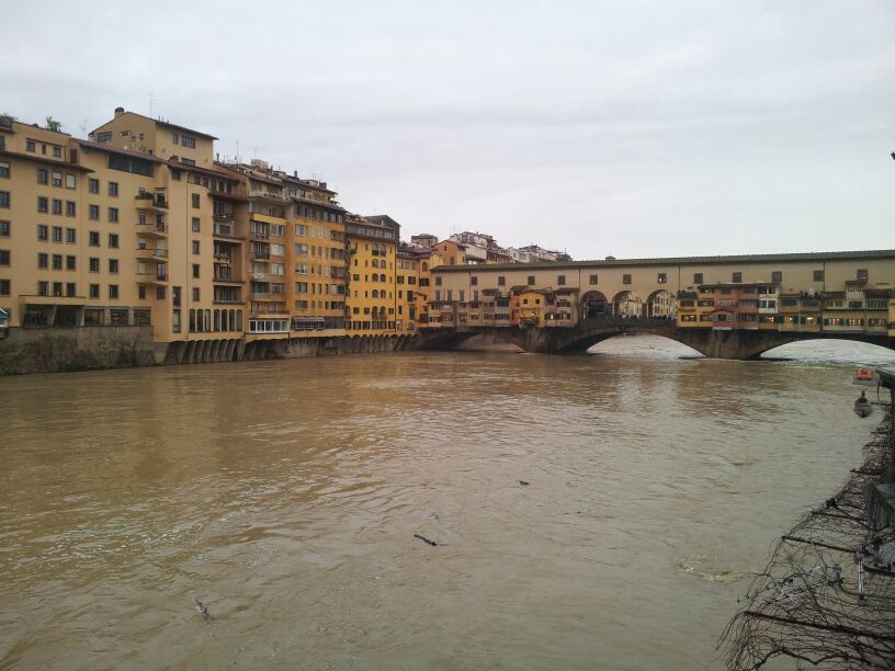 L'Arno in piena agli Uffizi