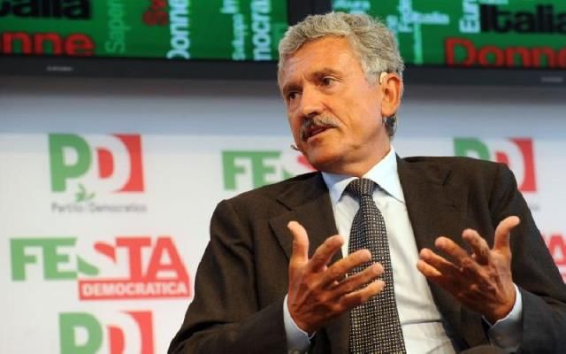 Massimo D'Alema alla festa del Pd a Firenze