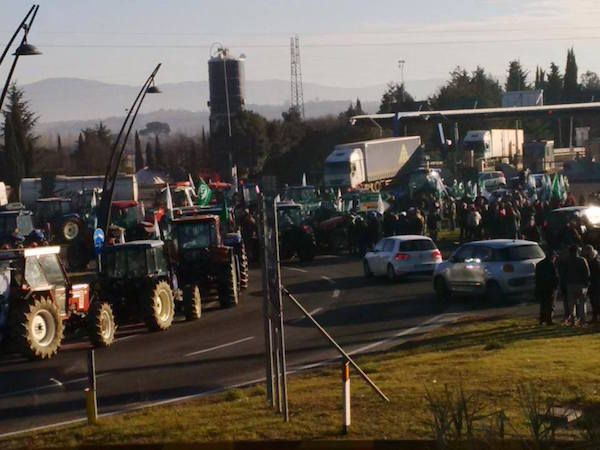 La manifestazione contro l'Imu agricola a Bettolle