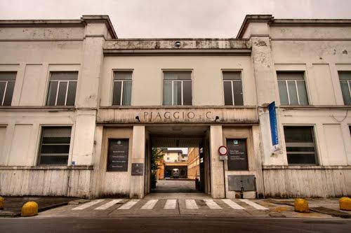 Gli stabilimenti Piaggio a Pontedera