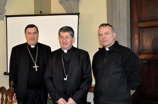 da sinistra il vescovo Maniago, il cardinale Betori e il neo vescovo Manetti