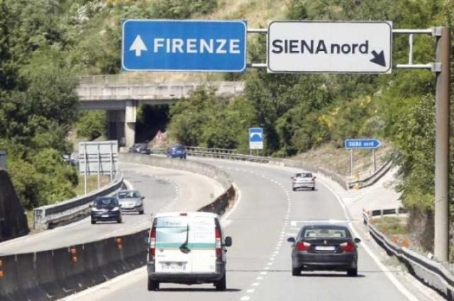 Lo svincolo di Siena nord dell'Autopalio dove il proiettile è stato esploso