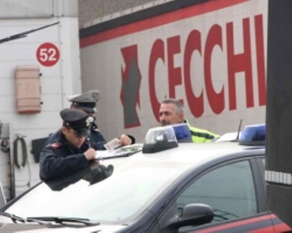 I carabinieri alla Cecchi Logistica