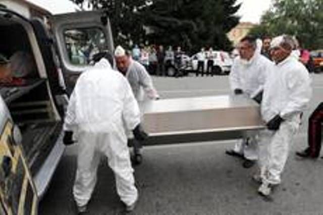 Viareggio, disabile veglia la madre morta per due giorni