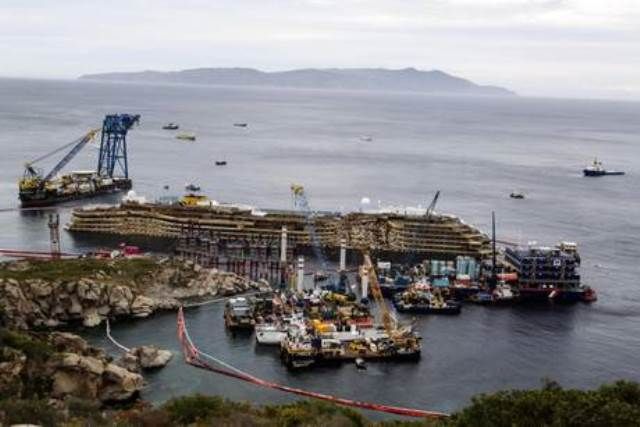 Il relitto della Concordia all'Isola del Giglio