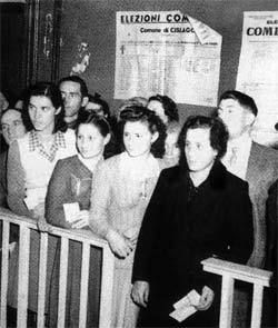 Donne al voto il 2 giugno 1946