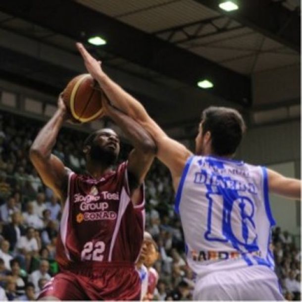 Pistoia cade a Sassari