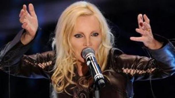 Gli abiti di Patti Pravo a Sanremo '84