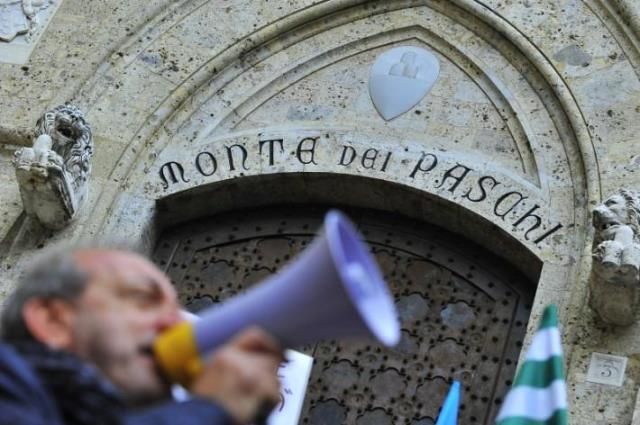 Mps, protesta dei lavoratori a Siena