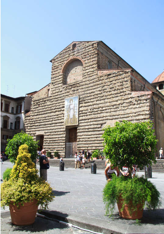 Funerali Papa Francesco: maxischermo nella Basilica di San Lorenzo, a Firenze Funerali Papa Francesco: maxischermo nella Basilica di San Lorenzo, a Firenze