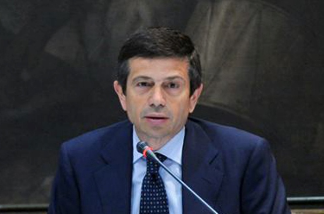 Il ministro Lupi in conferenza stampa dopo l'incontro con il Governatore Rossi